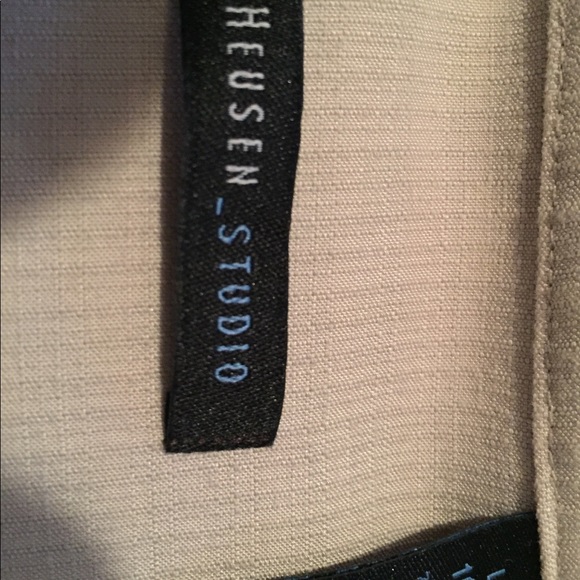 Van Heusen men’s camp shirt - Picture 2 of 4